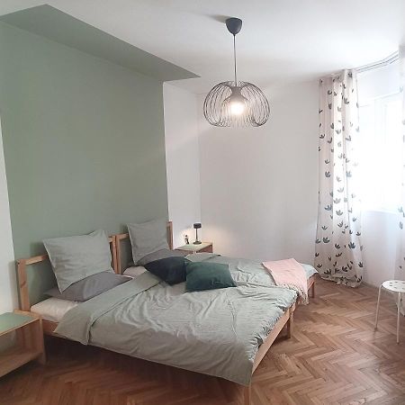 Apartment Balabanov ヴァルナ エクステリア 写真
